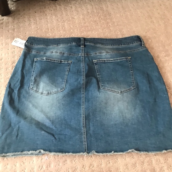 blue light wash jean skirt - Picture 3 of 3